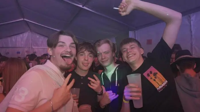 Volles Haus beim legendären Regenfest der Landjugend Kumpitz.