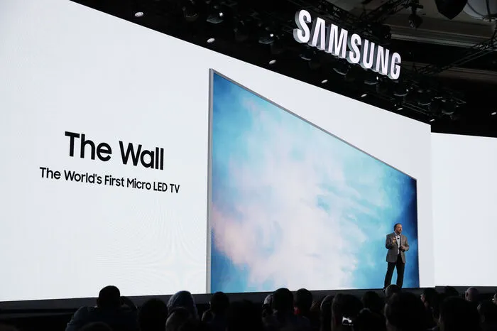 3,7 Meter Bildschirmdiagonale hat Samsungs neuesetes TV-Gerät. Der Größe entsprechend hat der Konzern das Gerät "Wall" getauft.