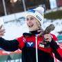 Eva Pinkelnig freut sich über Rang zwei beim ersten Weltcup-Springen in Villach