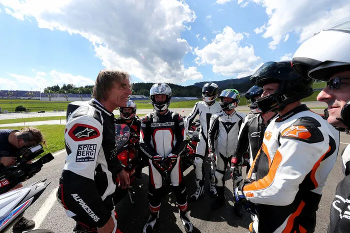 Einige Teilnehmer hatten die Ring-Erfahrung bei ServusTV in einem Gewinnspiel gewonnen und auch einige Journalisten wurdne zum MotoGP-Experience-Day eingeladen.