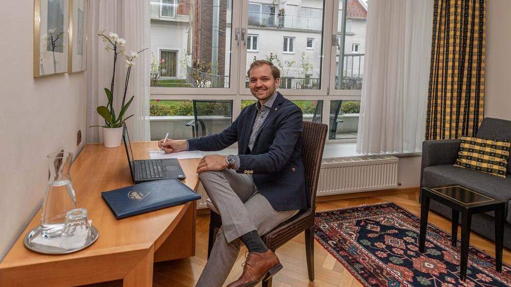 Alexander Gerlach vom Hotel Gollner: Ein Zimmer im Hotel kann man jetzt auch als Büroraum mieten 