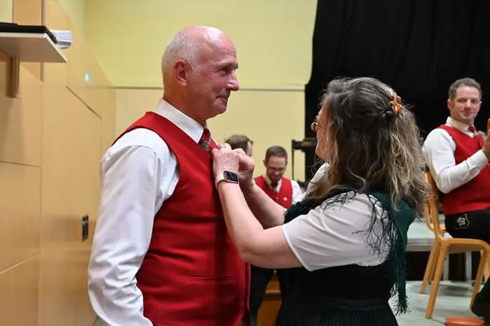 Weitere Ehrungen erhielten Carmen Gfrerer und Stefanie Rasch für 15 Jahre sowie Alexander Petschenig und Andreas Warmuth für 20 Jahre Mitgliedschaft.