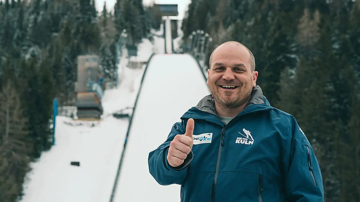 Christoph Prüller stammt aus Randegg im Erlauftal, er „schupft“ das Skifliegen am Kulm völlig stressbefreit  
