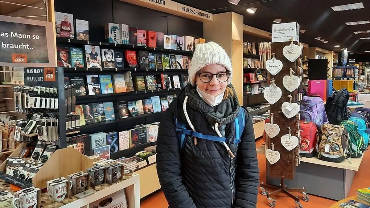 Verena Ebner hat für das Foto die Maske abgenommen - sie findet die 2G-Kontrollen in Ordnung