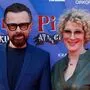 Björn Ulvaeus mit neuer Begleitung bei der Bühnen-Premiere in Stockholm