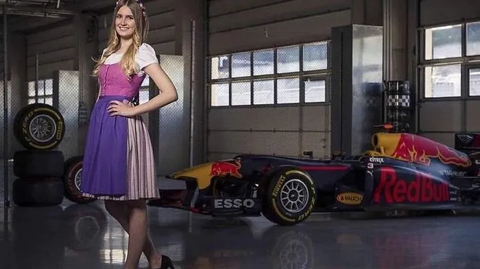 Sarah Sophie Buchegger ist eine der Formula Unas 2017