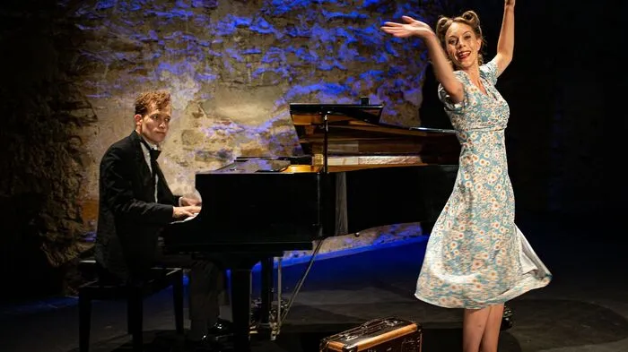 "Lola Blau" mit Irina Lopinsky und Simon Stadler 