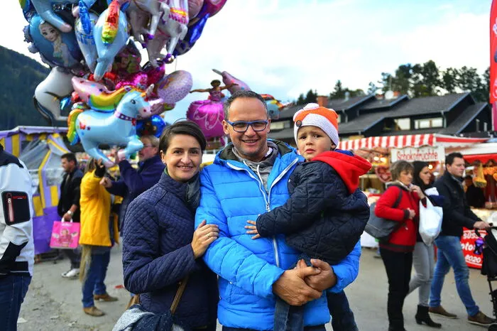 Tausende Menschen besuchten den traditionellen Markt.