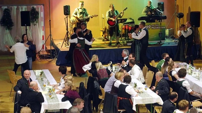 Der Jägerball in Ottendorf - organisiert von der Jägerschaft – ist der einzige Jägerball in der Region Fürstenfeld.