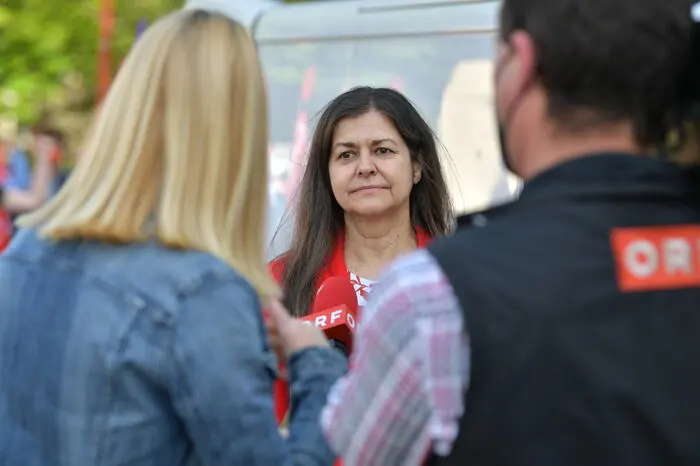 Landesrätin Doris Kampus setzte auch ein Zeichen der Solidarität in Zeiten der Krise.