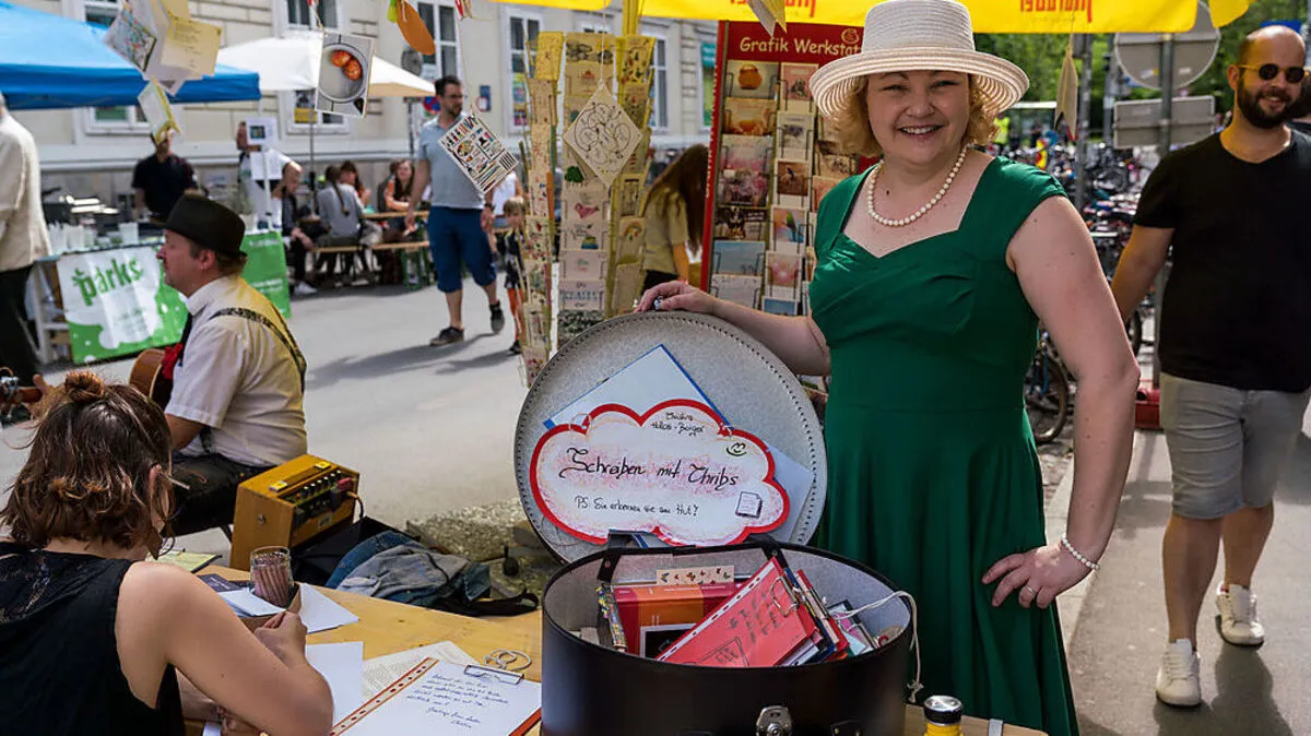 Buntes Programm beim Zinzengrisen in der Zinzendorfgasse