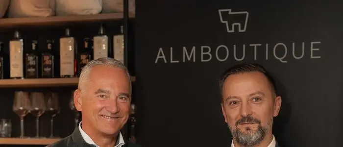Alfred Pierer, Geschäftsführer Almwellness Hotel Pierer, und Hoteldirektor Velimir Mijatovic