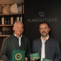 Alfred Pierer, Geschäftsführer Almwellness Hotel Pierer, und Hoteldirektor Velimir Mijatovic