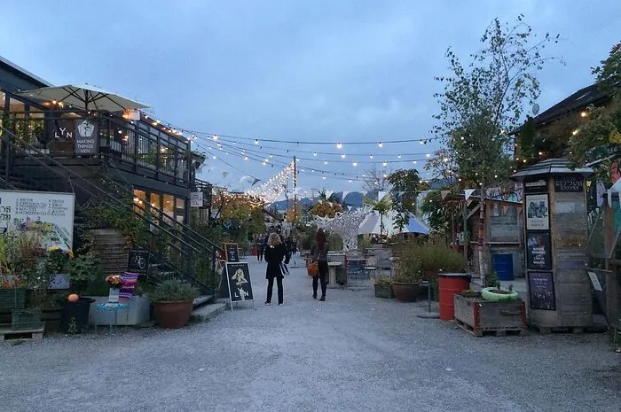 Zürich West: Ein altes Industrieviertel wurde zum angesagten Wohn- und Flainerviertel. Hier: Frau Gerolds Garten