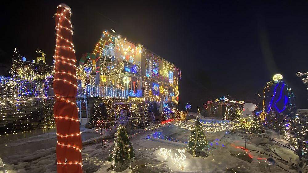 In Wollanig verzaubert Peter Moritz wieder sein Haus in ein kleines Weihnachtswunder