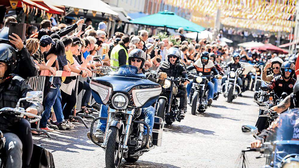 Die Harley-Parade ist in normalen Jahren einer der Höhepunkte der European Bike Week 