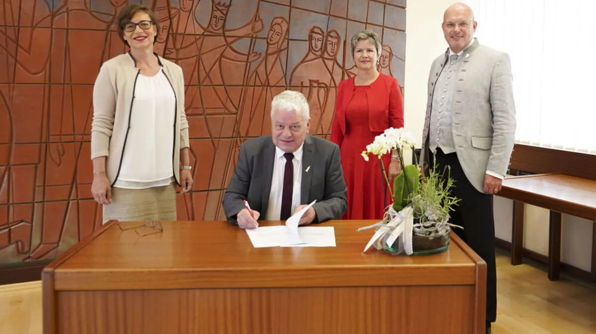 Elke Florian, Hannes Dolleschall, Ulrike Buchacher und Norbert Steinwidder bei der Angelobung