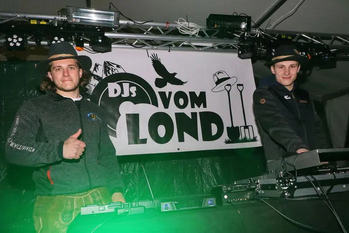 Die "DJ's vom Lond" am Foto von Links: Florian Krassnitzer und Andreas Krassnitzer sorgten in der Disco für die Stimmung!