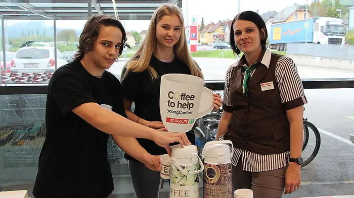 Auch im Eurospar in St. Veit wurde Kaffee für einen guten Zweck verkauft