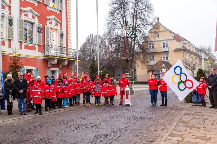 Knapp vor Weihnachten wurde die Stadt in einer stimmungsvollen Feier zur Gastgeberstadt ernannt. Laurenz Maresch, Vizepräsident von Special Olympics, überreichte eine Urkunde. 