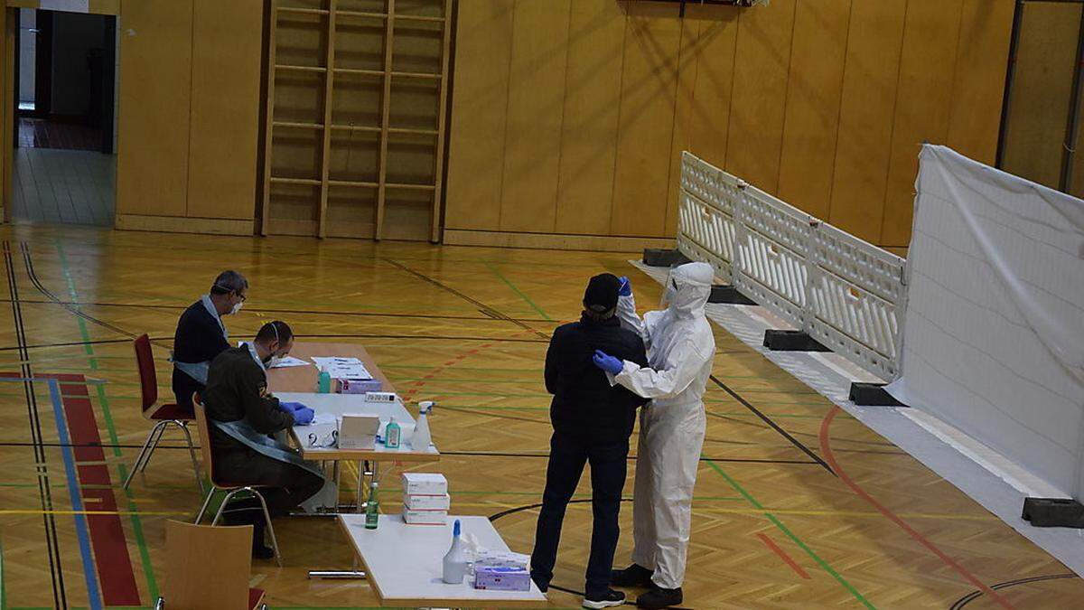 In der Sporthalle beim Bundesschulzentrum wird getestet 