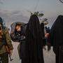 Was tun mit gefangenen IS-Kämpfern und ihren Frauen und Kindern? Trump will Europa in die Pflicht nehmen