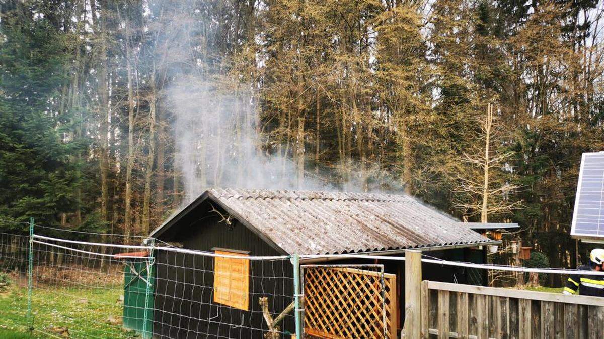 Vermutlich aufgrund eines technischen Defektes kam es zum Brand