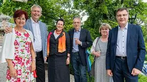 Ein paar der Geehrten mit ihren Begleitungen