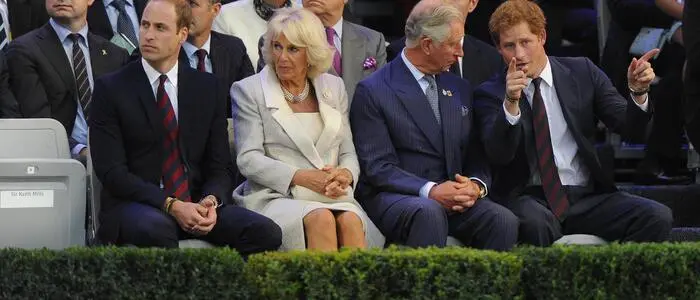 Ein Bild aus vergangener Zeit: Prinz Harry mit seinem Vater Charles, seiner Frau Camilla und Bruder William (von rechts nach links)