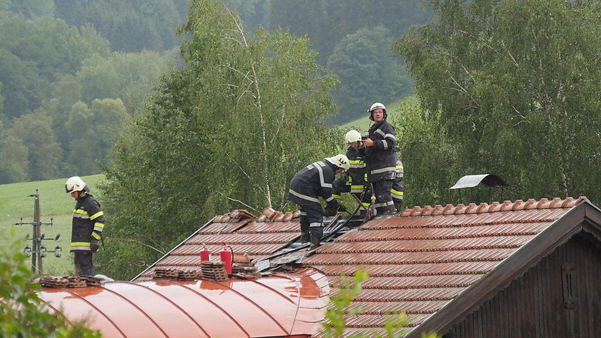 Blitzeinschlag in einen Dachstuhl in St. Veit in der Gegend