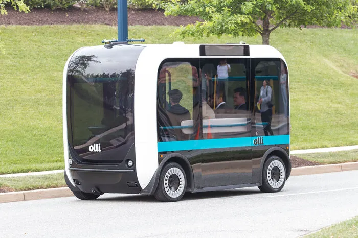 Das Knowhow zum autonomen Fahren und die Spachsoftware für Olli brachte der Projektpartner IBM Watson mit ein.