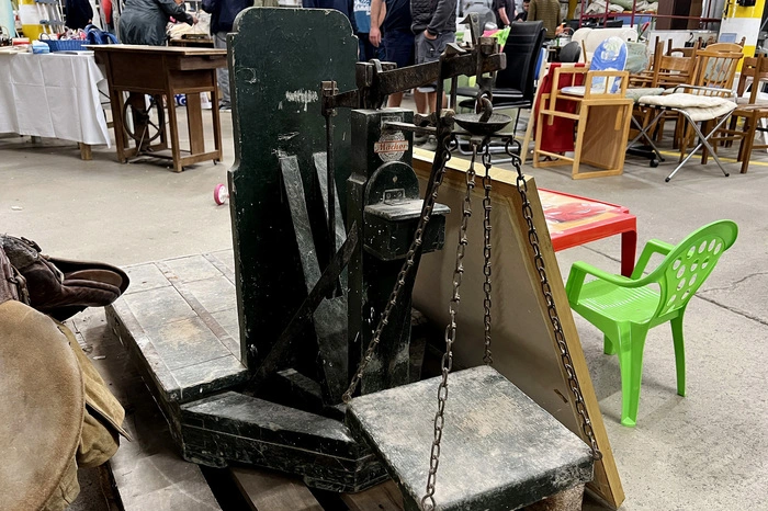 ...waren mit dem Einsammeln der Güter im Vorfeld beschäftigt.