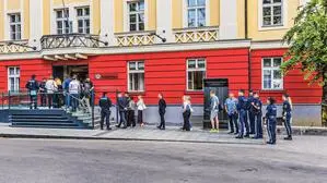 Vor dem Landesgericht in Klagenfurt gab es am Mittwoch strengste Kontrollen