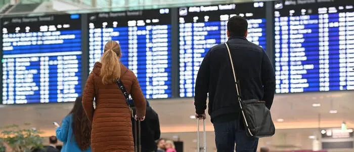 Bei einer Pauschalreise haben Betroffene von Flugstornos durch die Airline mehr Absicherung als Individualreisende
