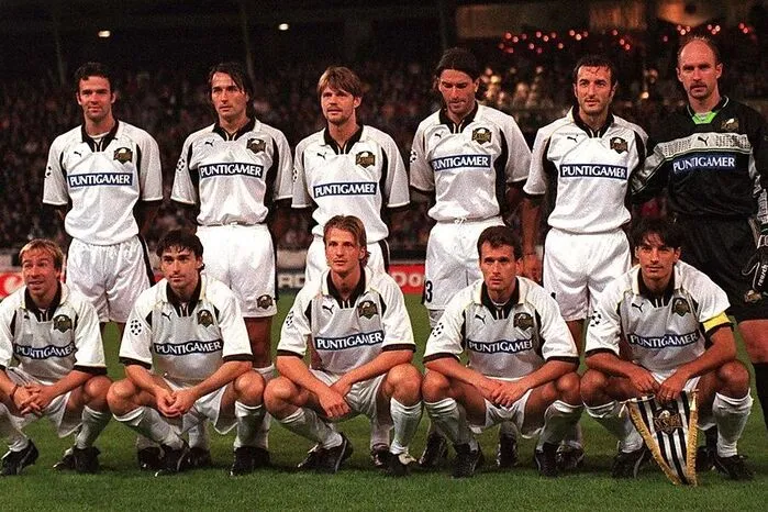 16. September 1998: Erstmals ist die Champions-League-Hymne im Stadion-Oval zu hören. Der SK Sturm empfängt Spartak Moskau in der Vorrunde. Die Russen gewinnen die Partie 2:0.