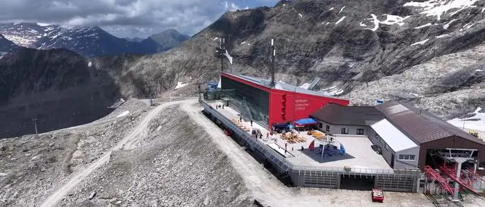 Die Terrasse der Bergstation wird am 16. August zur Kirchtagstanzfläche