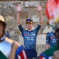 Jonas Vingegaard bei der Teampräsentation in Florenz 
