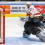 KAC-Stürmer Thomas Koch netzt zum 2:0 in Dornbirn ein
