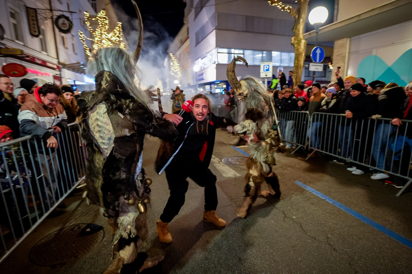 Faiasalamanda mittendrin beim Krampuslauf in Klagenfurt | Faiasalamanda mittendrin beim Krampuslauf in Klagenfurt