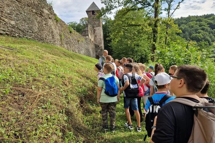 1523 wurde die Burg zum Renaissanceschloss mit Tiergarten ausgebaut.
