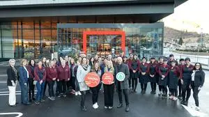 Das 38-köpfige Team rund um Marktleiterin Lisa Feistritzer