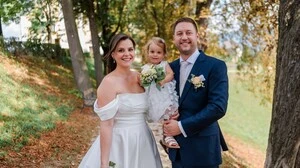 Das Ehepaar Katja und Johannes Weinländer mit Tochter Diana