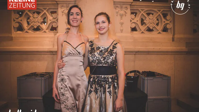 Am Freitag dem 18. Jänner feierten die Maturantinnen der Modeschule im Congress unter dem Motto Queens of Fashion - Don´t stop us now, einen wunderbaren Maturaball. Prächtig präsentierten sie ihre selbst geschneiderten Kleider und verzauberten damit die Ballgäste. Hier gibt's die schönsten Bilder.