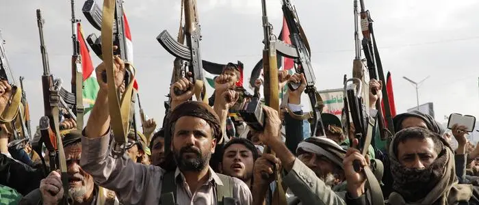 Neue Rekruten schließen sich in der jemenitischen Hauptstadt Sanaa den Houthi-Rebellen an