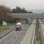 Die A2 wird am zwischen Graz-Raaba und Feldkirchen gesperrt. In dem Bereich wird eine neue Eisenbahnbrücke über die Autobahn errichtet