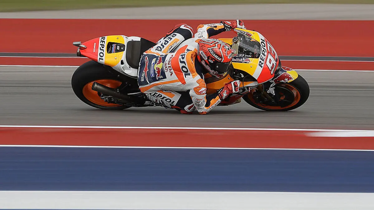 Marc Marquez in extremer Schräglage