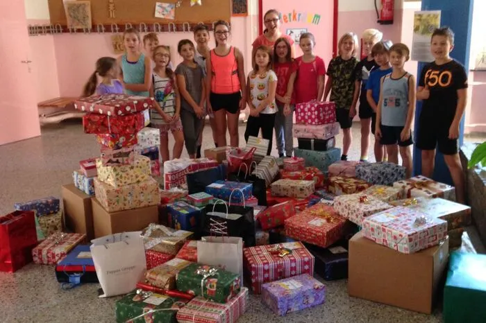Die Volksschule Stallhofen sammelte eine große Menge an Packerl