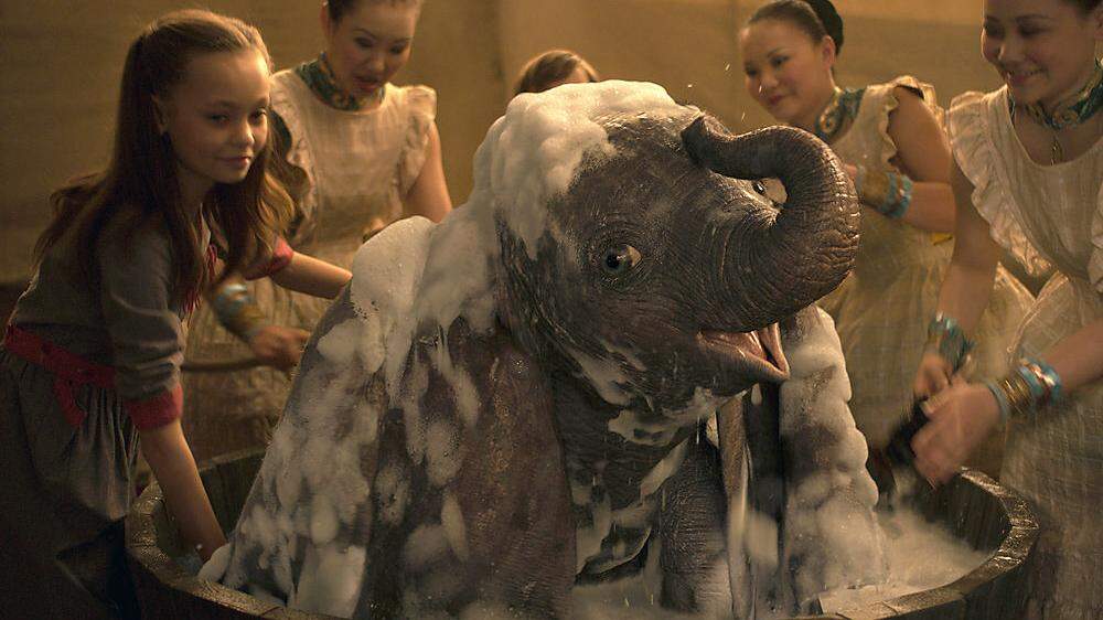 Unter der Regie von Tim Burton darf der kleine Elefant mit den Riesenohren wieder große und kleine Zuseher verzücken