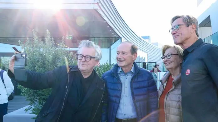 Johannes Silberschneider unterhielt die knapp 100 Kleine-Zeitung-Leserinnen und Leser bestens und stand danach für Selfies bereit