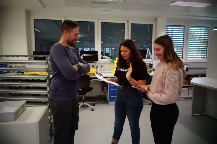 Bei Interviews mit Mitarbeitern lernten die Schüler einiges über die Arbeitsbedingungen und über die Karrieremöglichkeiten.